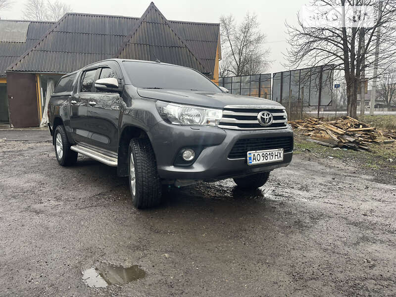 2016 toyota hilux