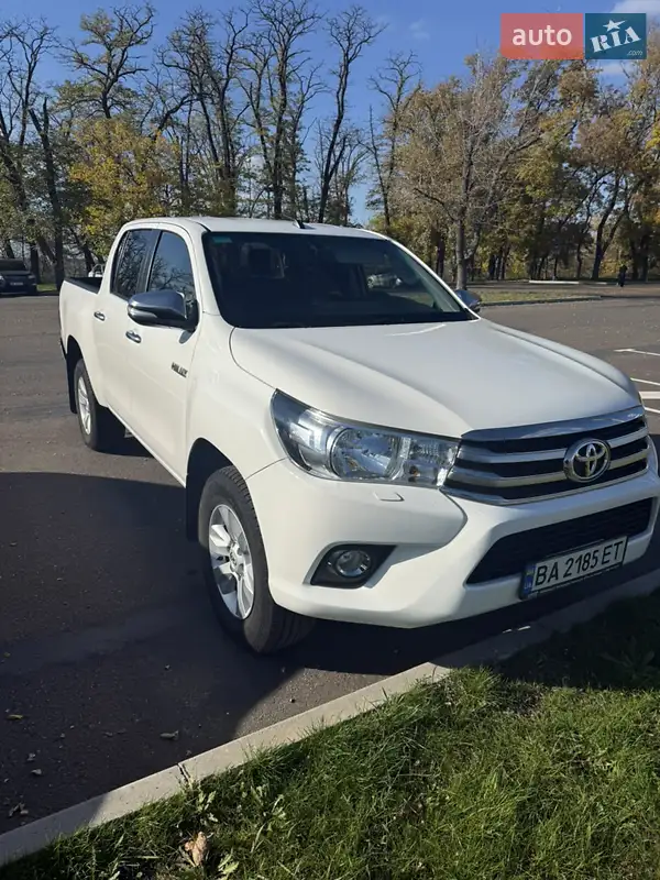 2017 toyota hilux