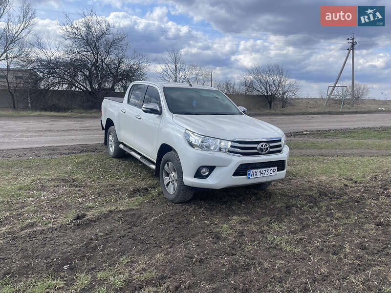 2017 toyota hilux