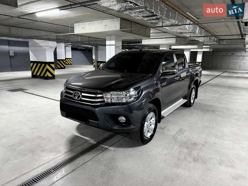 2019 toyota hilux