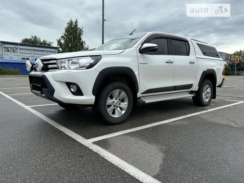 2019 toyota hilux