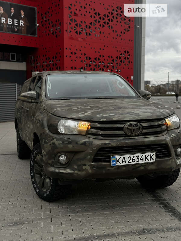 2017 toyota hilux