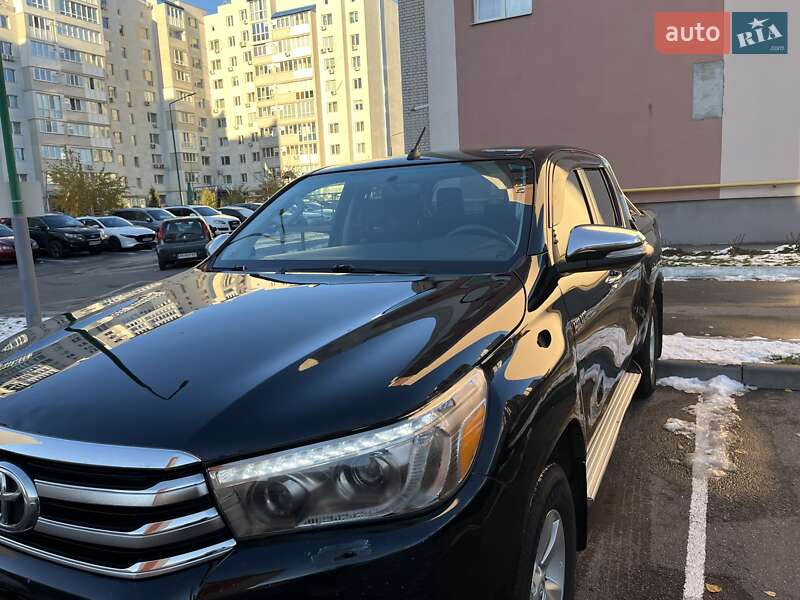 2017 toyota hilux