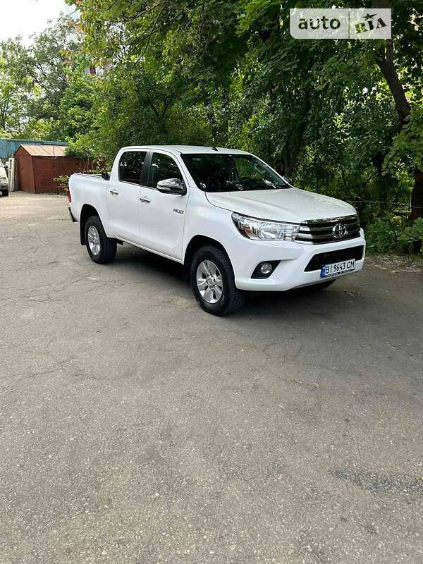 2017 toyota hilux