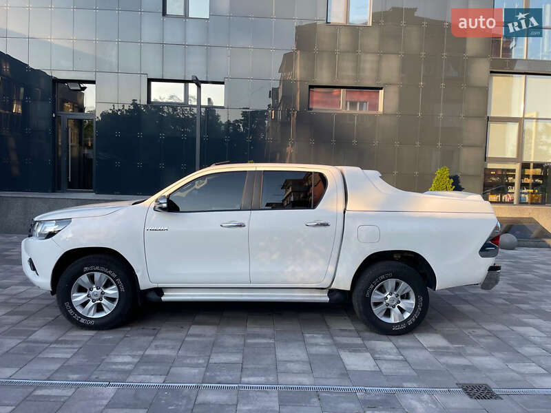 2017 toyota hilux