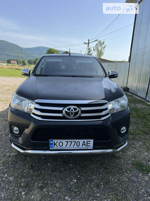 2015 toyota hilux