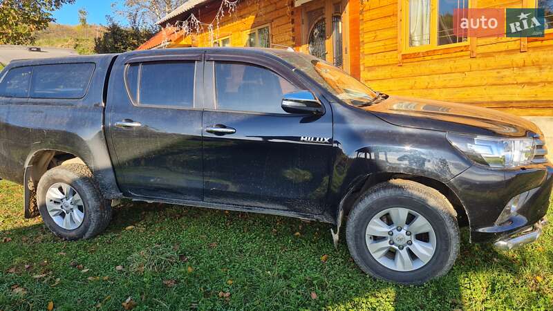 2017 toyota hilux