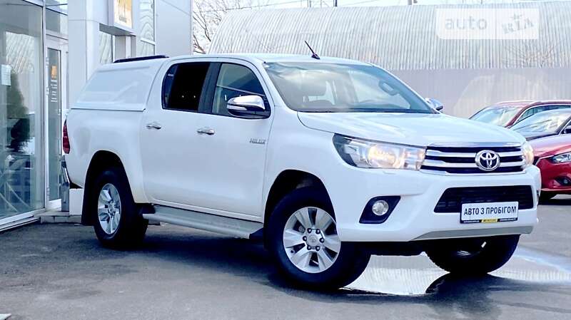2017 toyota hilux