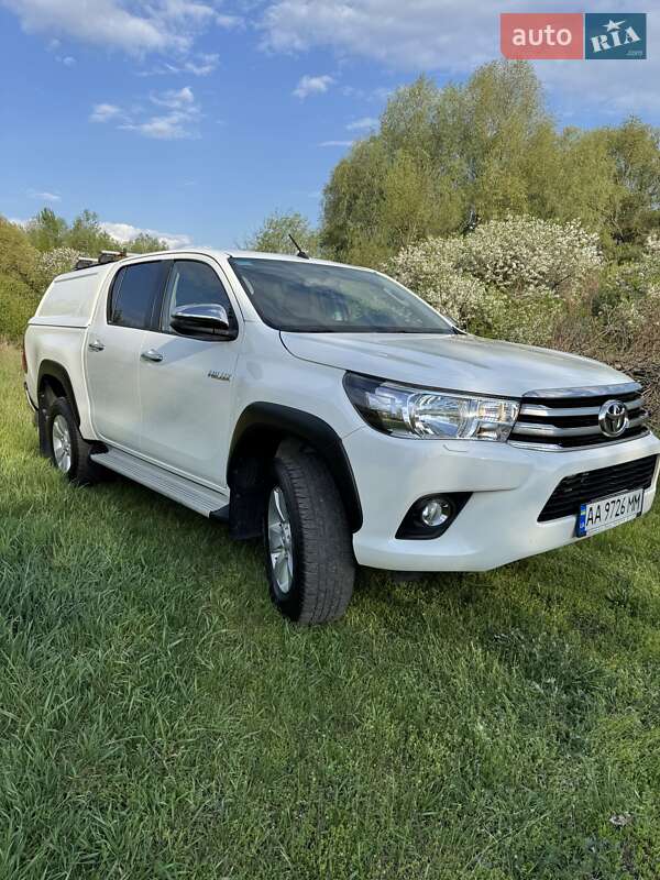 2019 toyota hilux