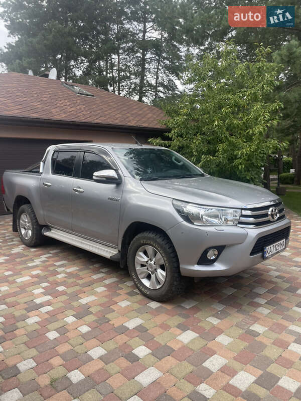 2016 toyota hilux