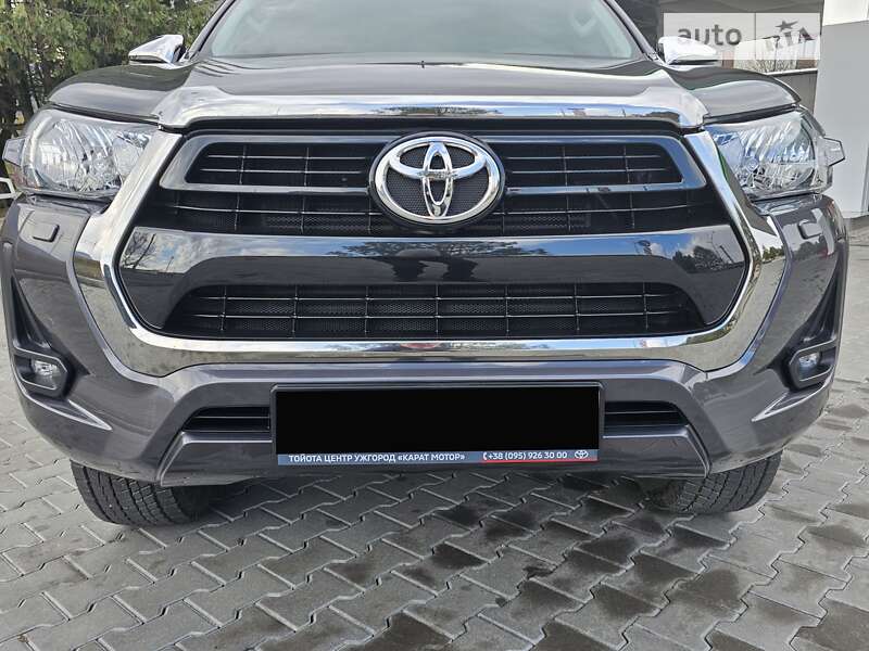 2021 toyota hilux