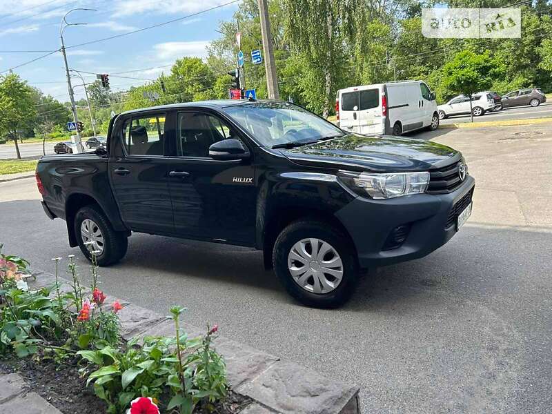 2017 toyota hilux