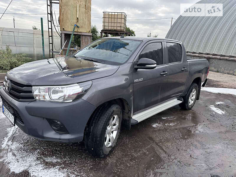 2017 toyota hilux