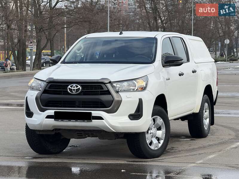 2020 toyota hilux
