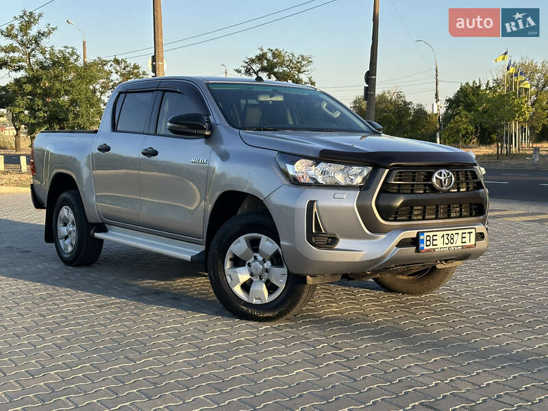 2021 toyota hilux