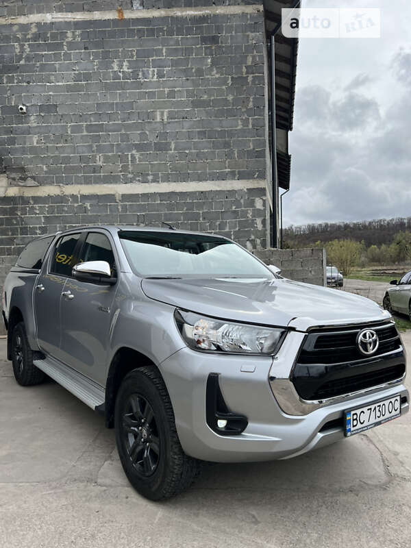 2022 toyota hilux