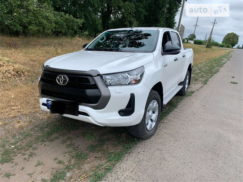 2021 toyota hilux