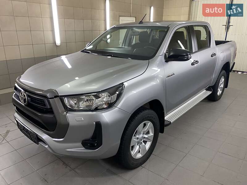 2022 toyota hilux