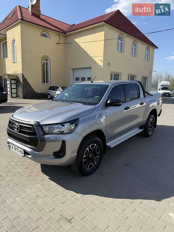 2021 toyota hilux