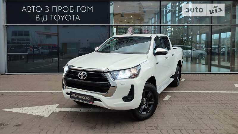 2021 toyota hilux