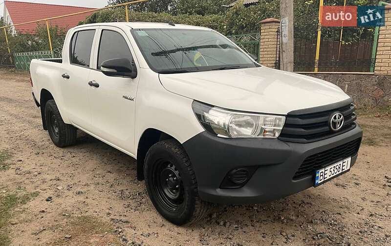 2017 toyota hilux