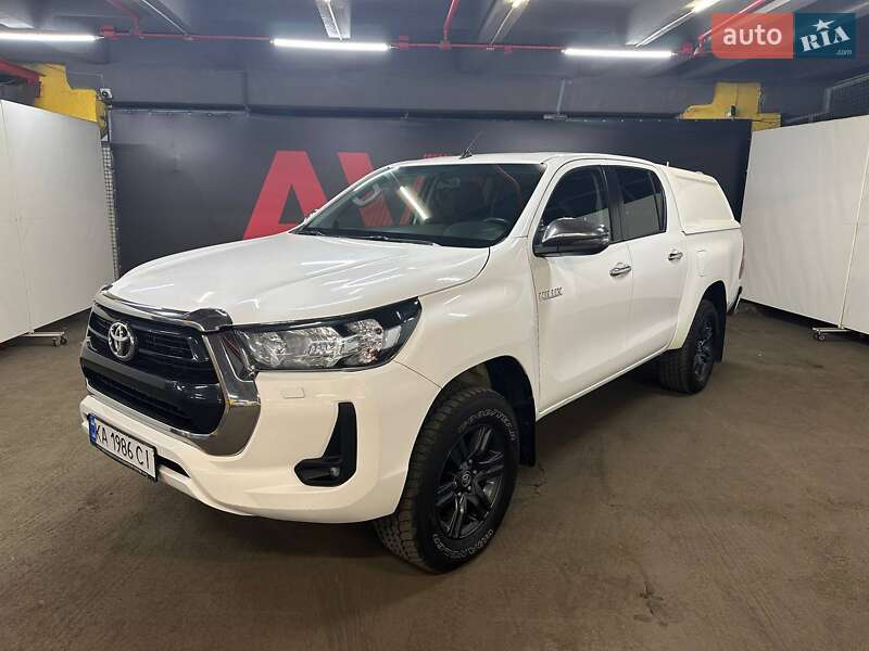 2021 toyota hilux
