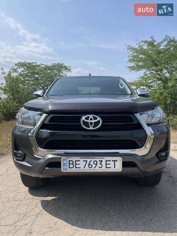 2021 toyota hilux