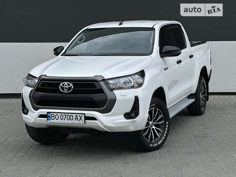 2022 toyota hilux