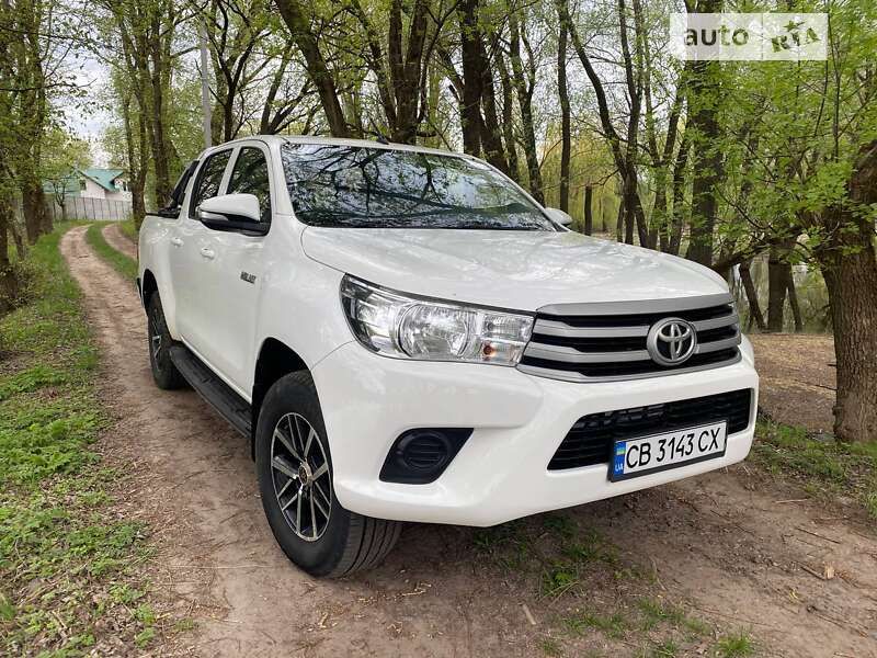 2017 toyota hilux