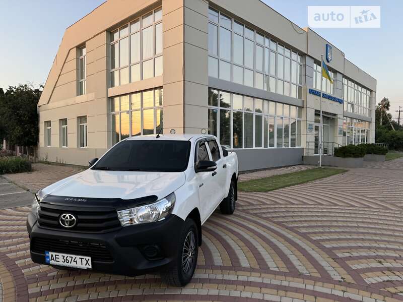 2017 toyota hilux