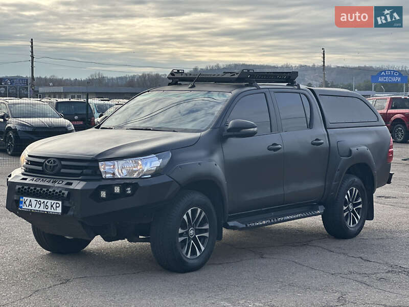 2017 toyota hilux
