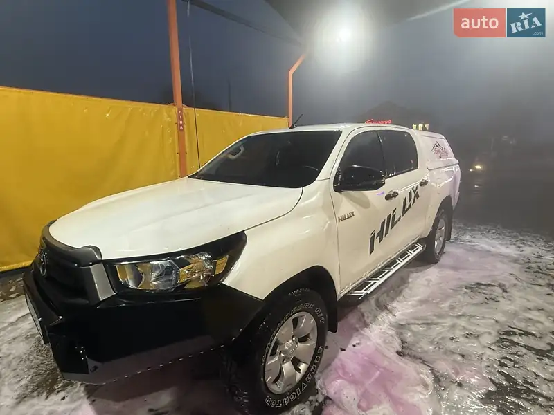 2020 toyota hilux