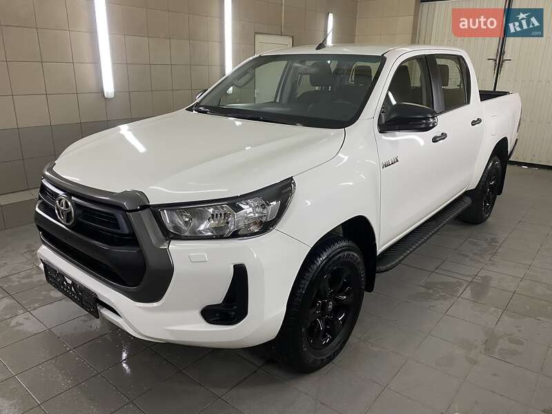 2021 toyota hilux