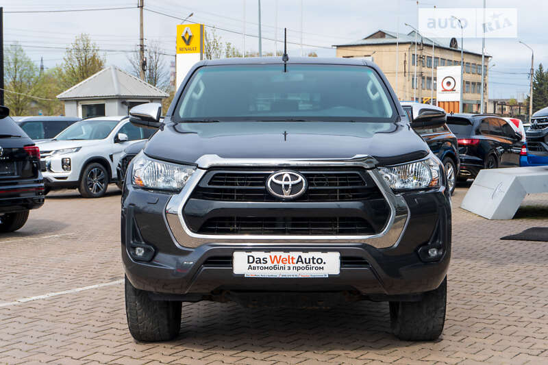 2021 toyota hilux