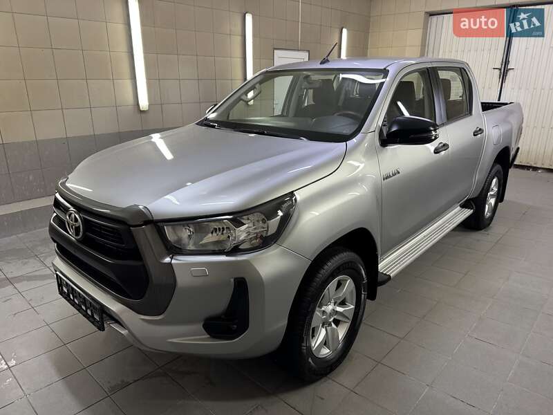 2021 toyota hilux
