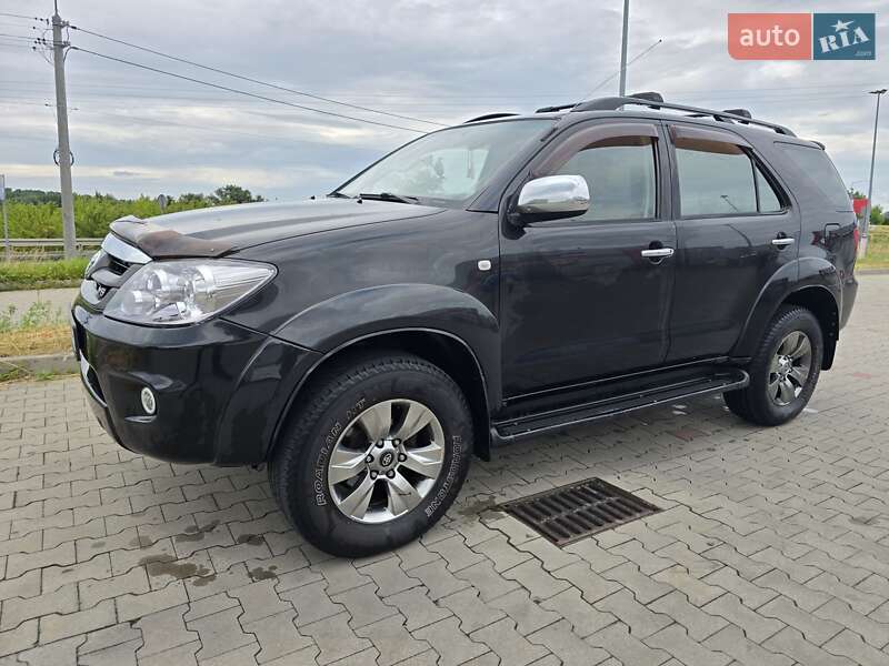 2006 toyota fortuner