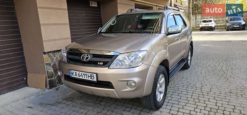 2006 toyota fortuner
