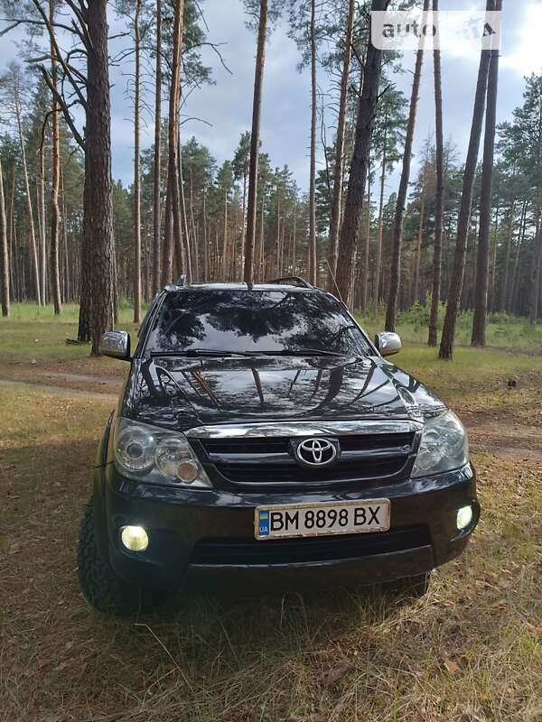 2005 toyota fortuner