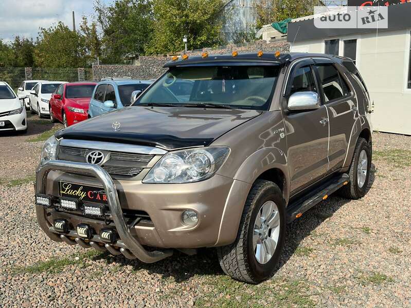 2006 toyota fortuner