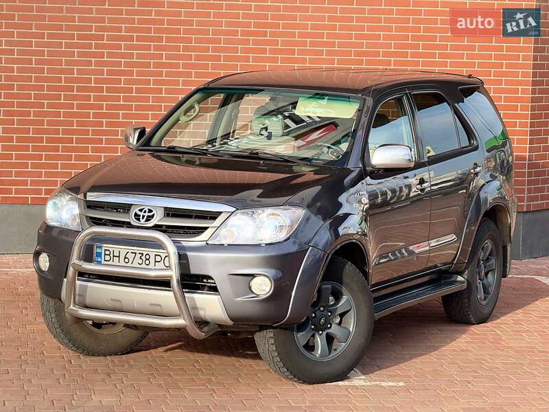 2006 toyota fortuner