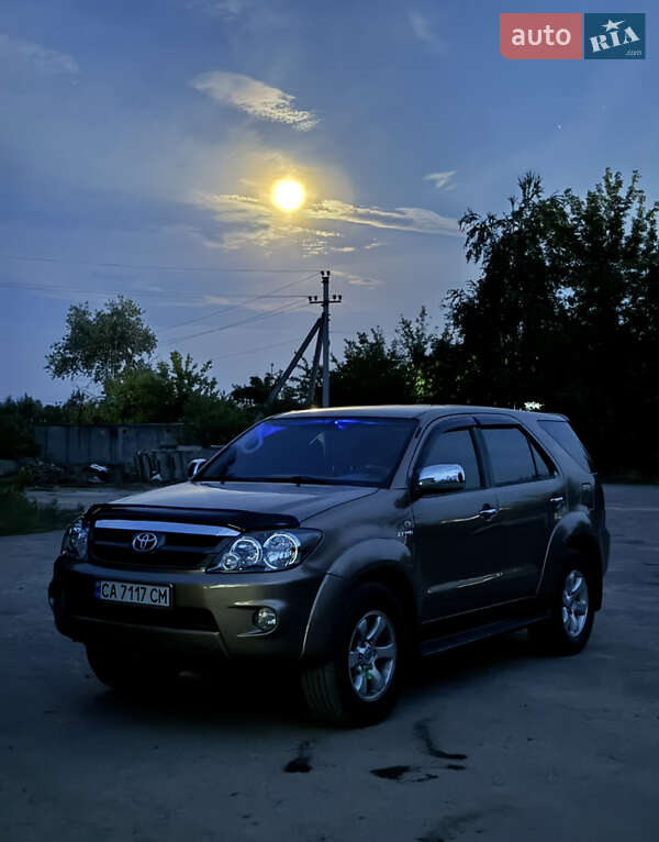 2006 toyota fortuner
