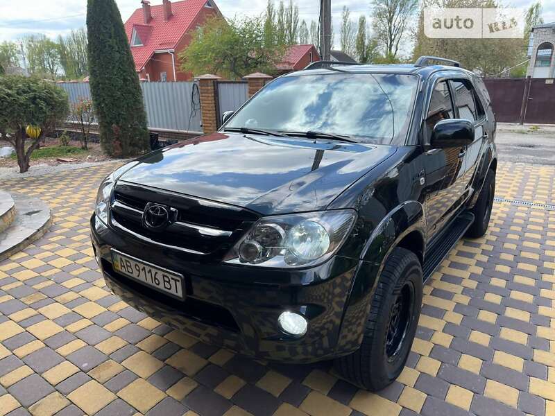 2005 toyota fortuner