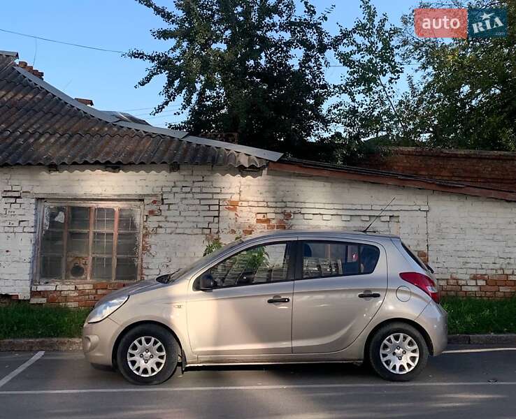 2011 hyundai i20
