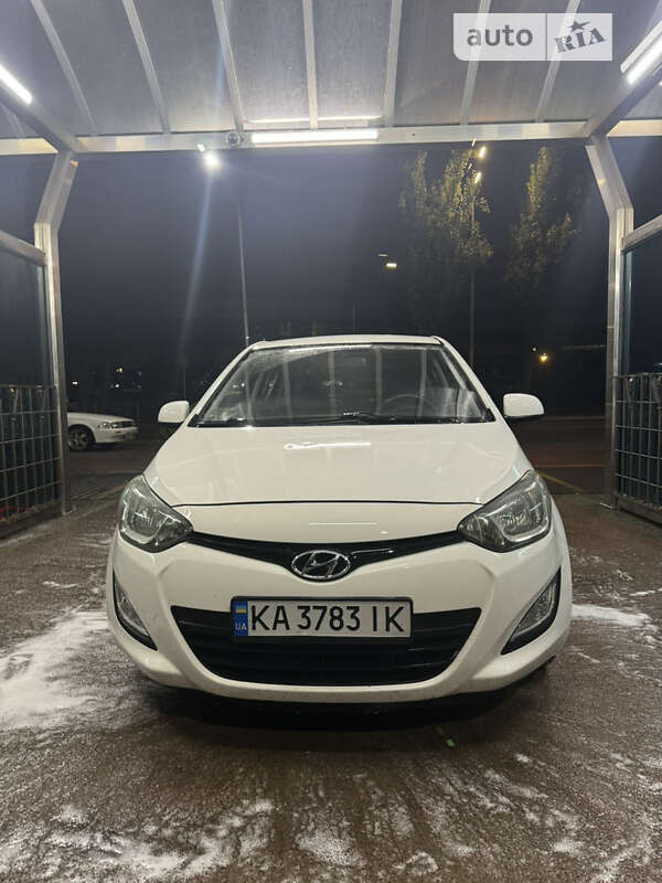 2012 hyundai i20