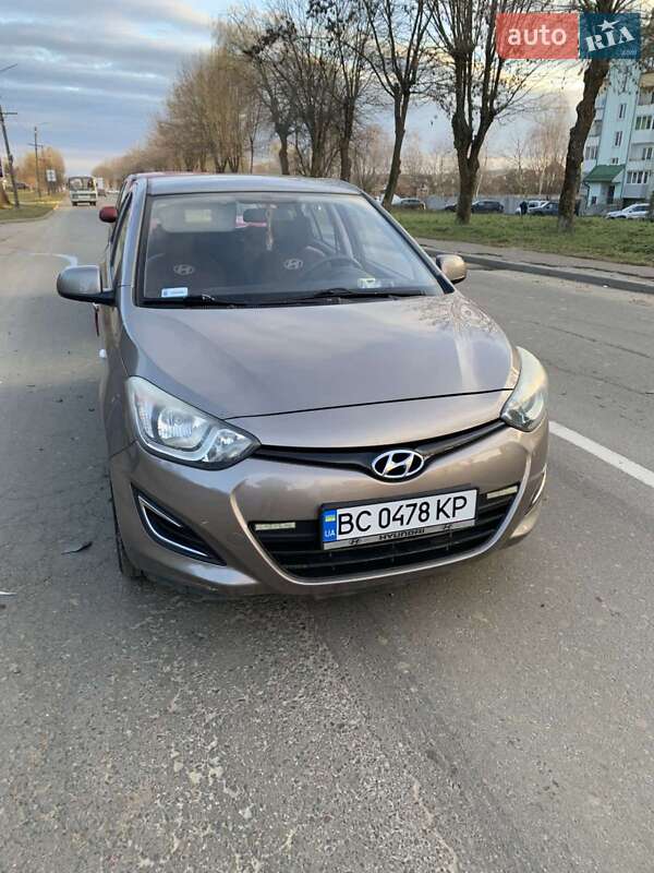 2013 hyundai i20