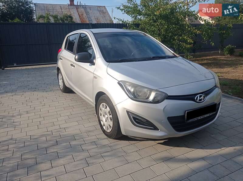 2014 hyundai i20