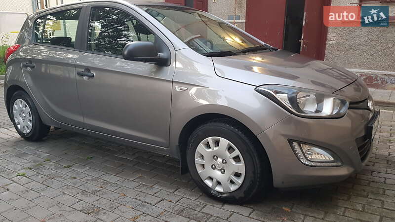 2012 hyundai i20