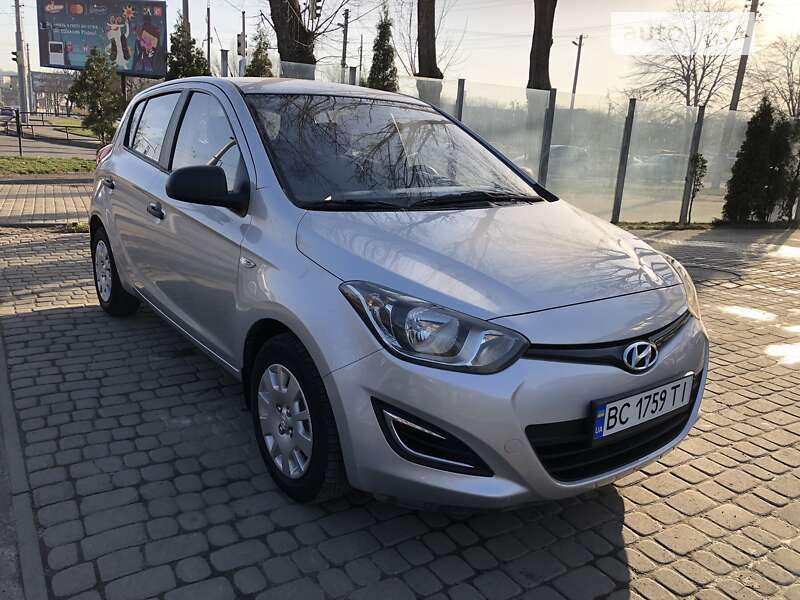 2012 hyundai i20