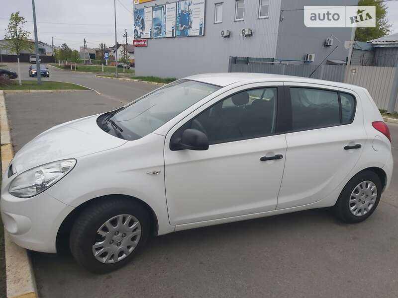 2012 hyundai i20