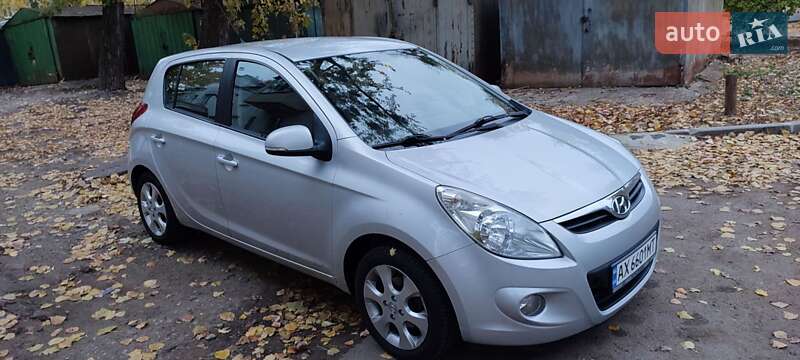 2012 hyundai i20